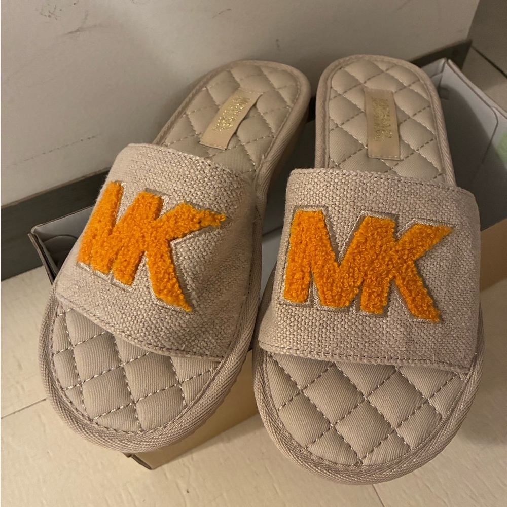 Michael Kors Cream and Orange Quilted Slippers
